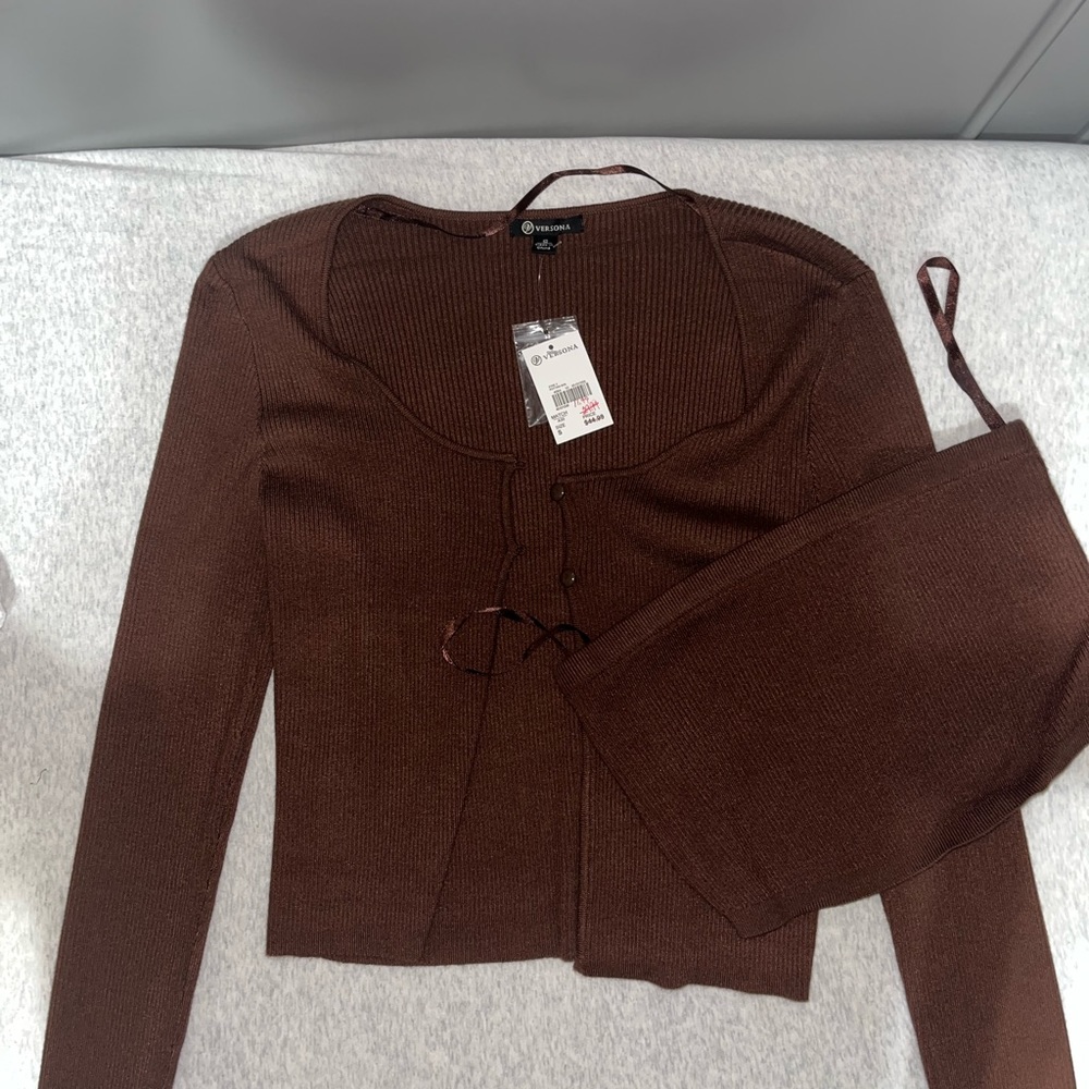 Versona Size Small - Picture 3 of 3